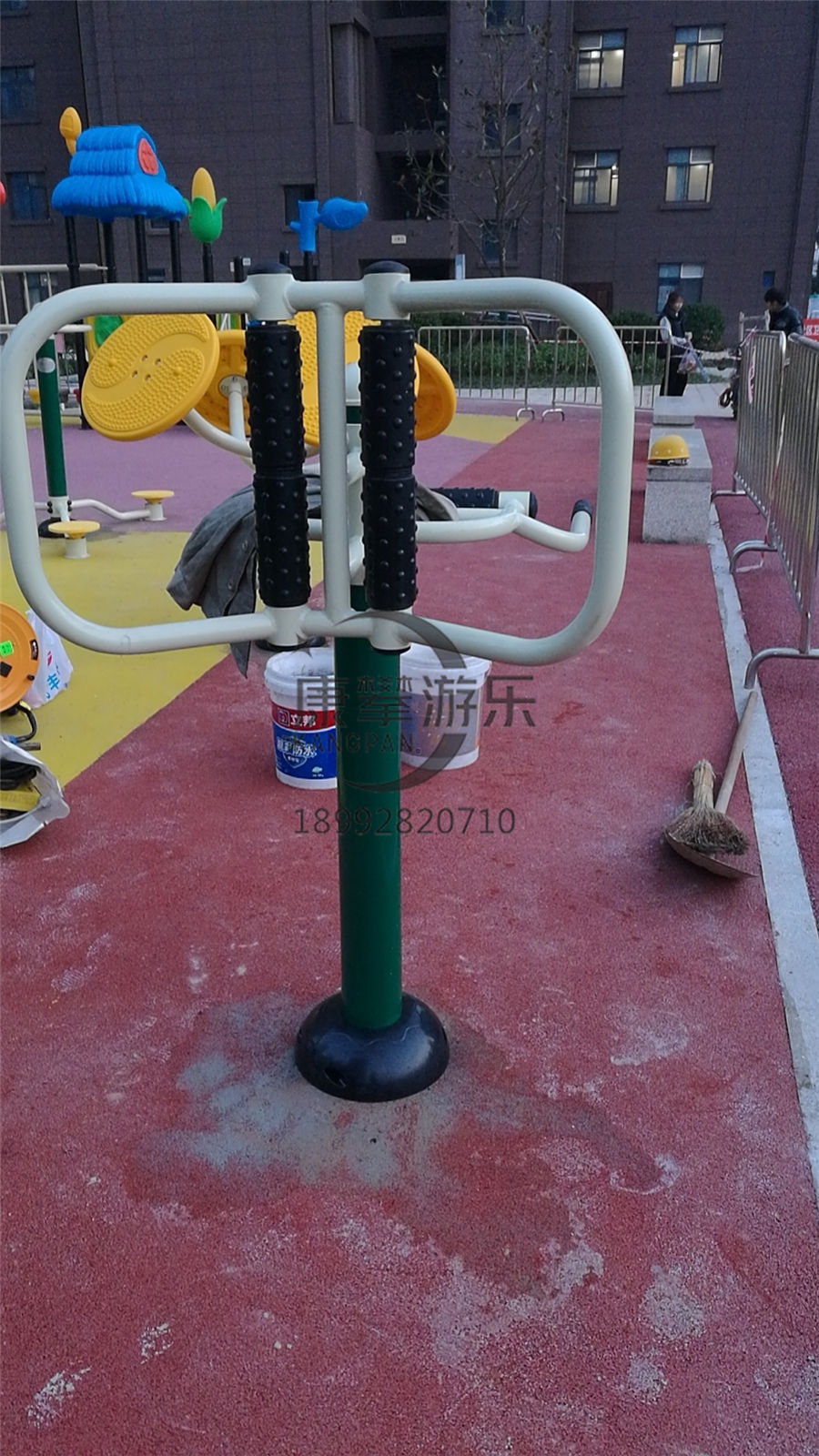 西安丈八路立豐生活廣場戶外健身器材案例
