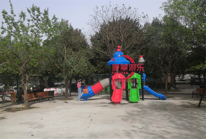  西安高新區(qū)小區(qū)兒童活動(dòng)樂園戶外大型組合滑梯案例