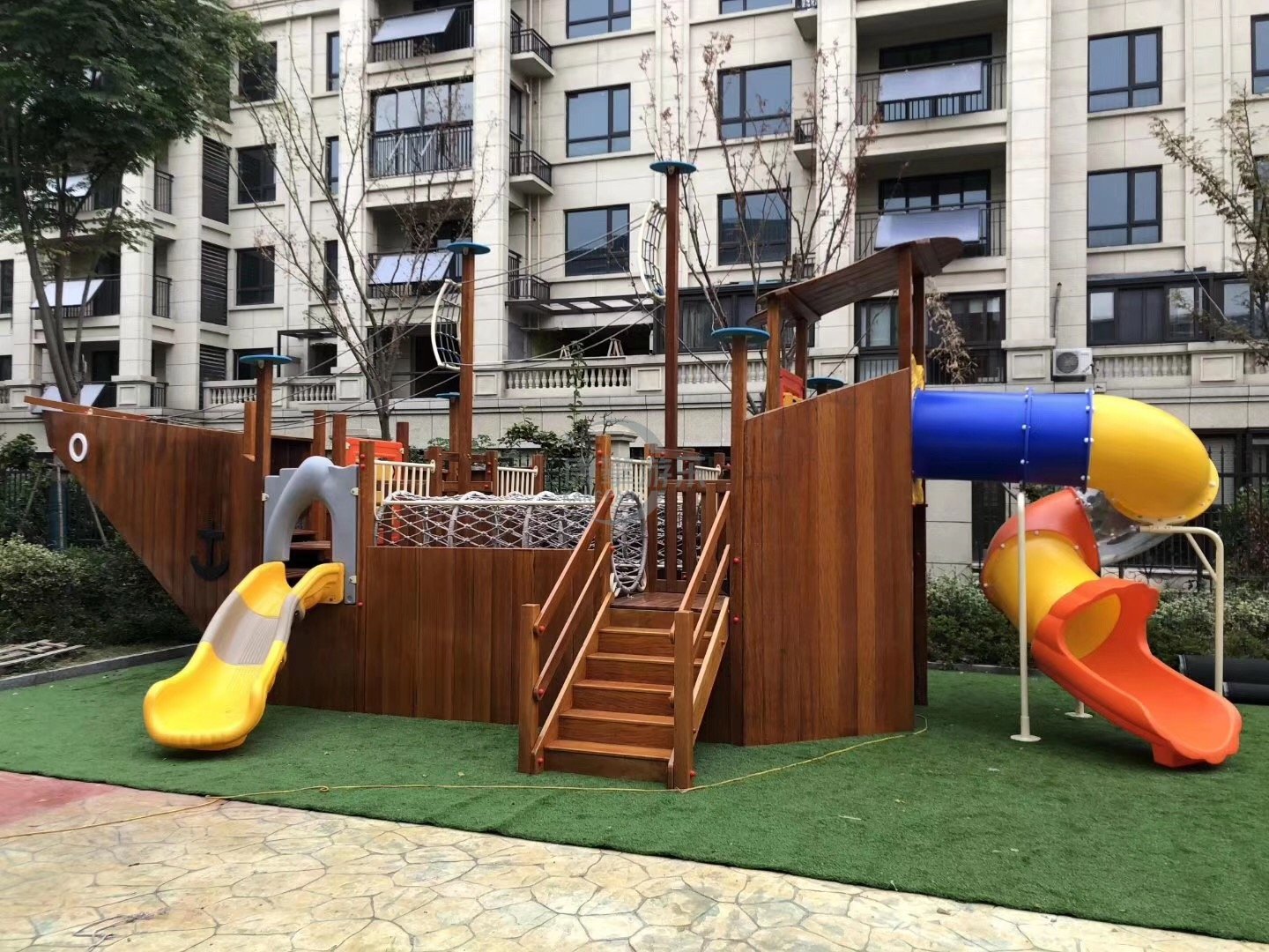 幼兒園戶外木質(zhì)滑梯 幼兒園戶外木質(zhì)滑梯