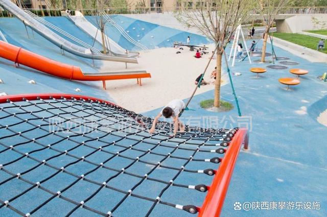 兒童大型攀爬網