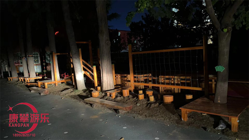西安鄠邑區(qū)幼兒園木質(zhì)游樂拓展安裝案例