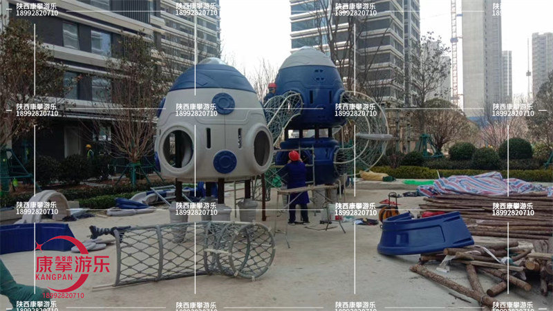 西安高新區(qū)小區(qū)兒童游樂設(shè)施滑梯安裝現(xiàn)場