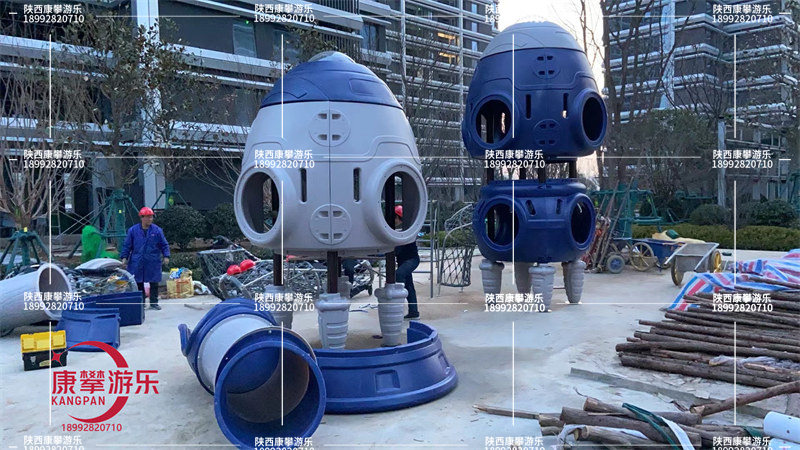 西安高新區(qū)小區(qū)兒童游樂設(shè)施滑梯安裝現(xiàn)場